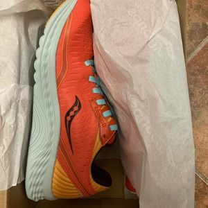 NWT Saucony Kinvara 11 Size 7.5